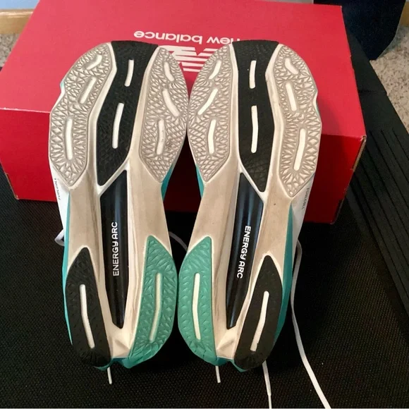 New Balance Fuel Cell Super Comp Elite v4 Unisex Running Shoes - Picture 3 of 3